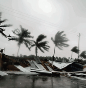 Ciclone atinge cidade da Índia e mais de 1 milhão de pessoas fogem do litoral