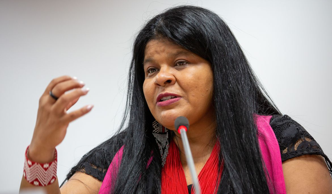 Ministra diz que garimpeiros ilegais devem ser expulsos de TI Yanomami