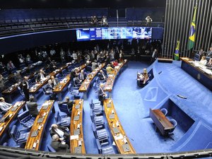 Senado deve concluir terça-feira votação de mudanças na Previdência