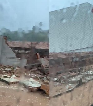 [Vídeo] Chuva forte: muro desaba ao lado de fábrica na Mangabeiras