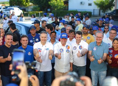 Renan Filho abre campanha em Arapiraca: 'É hora de um novo salto para o futuro'