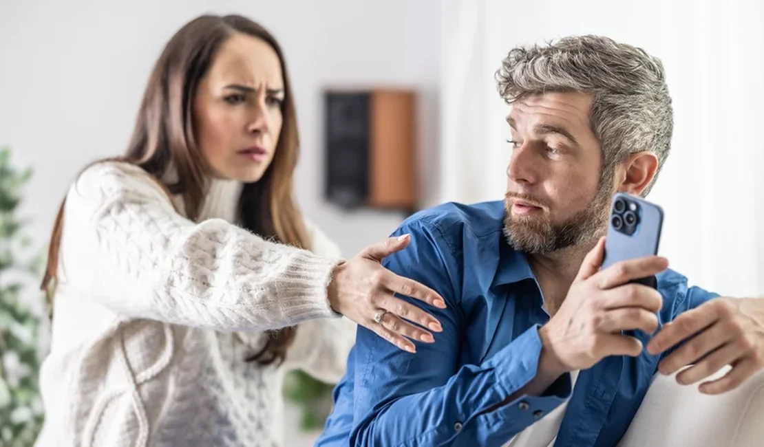 Casados viralizam ao expor como lidam com atração por outras mulheres