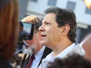 PT promete anunciar chapa Haddad-Manuela na segunda-feira