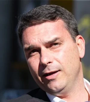 Flávio Bolsonaro diz que 'videozinho' dele com Vorcaro pode ser vazado