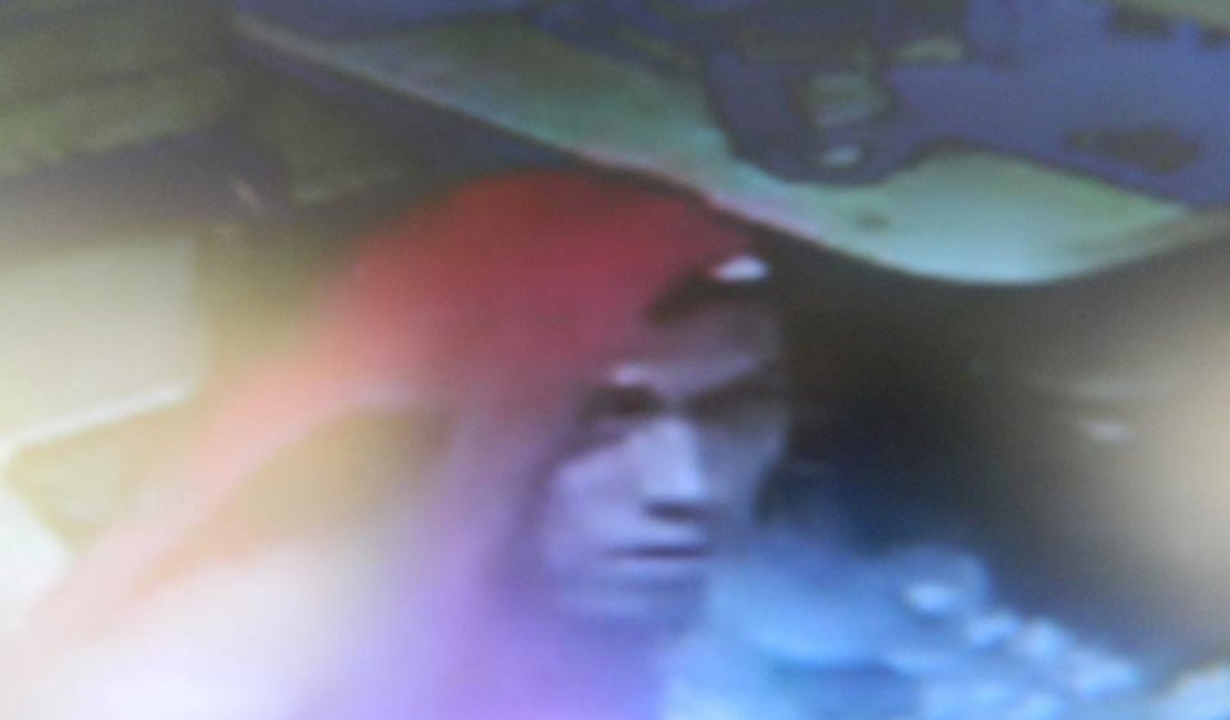 [Vídeo] Barraca de tapioca é arrombada e furtada