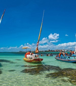 Turistas devem movimentar cerca de R$ 2 bilhões em Alagoas na alta temporada