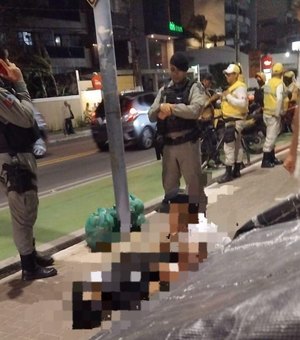 [Vídeo] Homem é baleado ao sofrer tentativa de assalto na orla de Pajuçara, em Maceió
