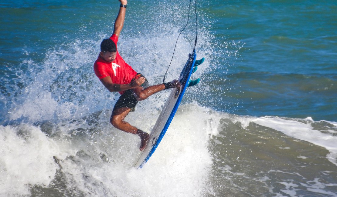 Campeonato de Surf de Japaratinga faz sucesso