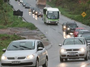Justiça libera aplicação de multas por farol desligado em rodovia sinalizada