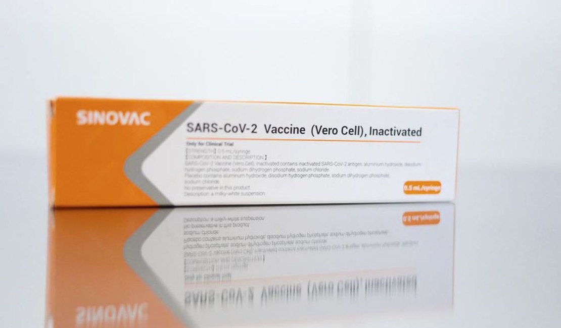 China debate com OMS uso global de suas vacinas contra covid-19