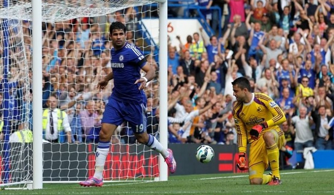 Chelsea vence e se isola na ponta no Inglês