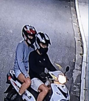 [Vídeo] Motoqueiro passa mal e ladrões furtam motocicleta em Delmiro Gouveia