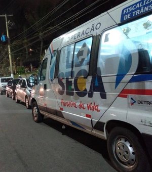 Lei Seca multa 23 condutores por irregularidades de trânsito em Maceió