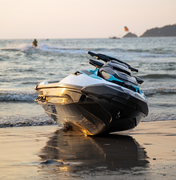 Trabalhadores protestam contra proibição de passeios de jet skis em Maragogi