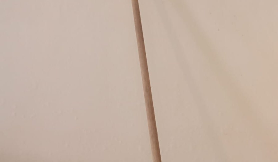 Homem é procurado por agredir esposa com cabo de vassoura no município de Porto Calvo