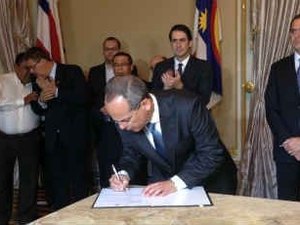 PE abre concurso com 3 mil vagas para docentes