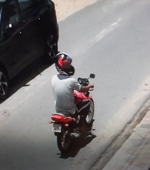 Câmeras flagram suspeito de assalto no bairro do Henrique Equelman