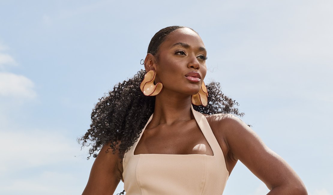 Entre passarelas e propósito: o empreendedorismo na modelagem e a ascensão de novos talentos brasileiros