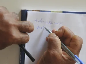 Analfabetismo de pessoas com deficiência é quatro vezes maior no país