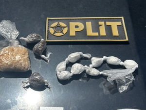 Homem é preso com maconha, crack e cocaína na praia de Pajuçara, em Maceió