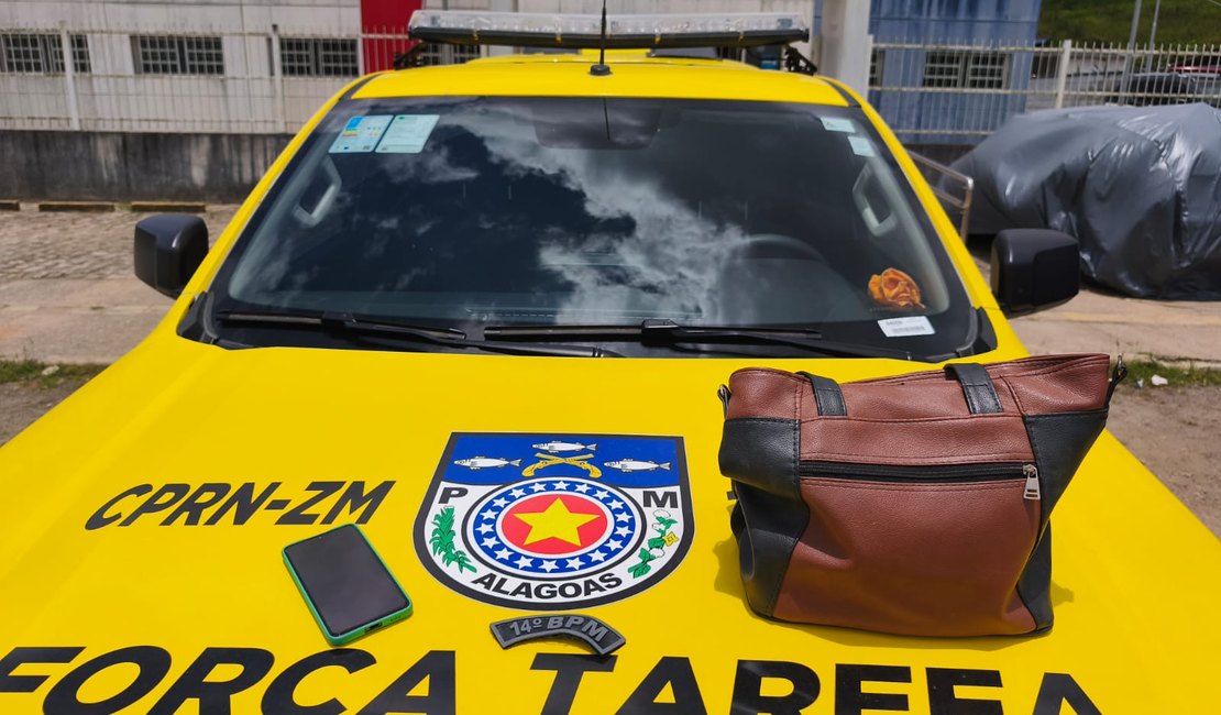 Idosa cochila enquanto espera transporte e tem bolsa furtada em rodoviária de Novo Lino