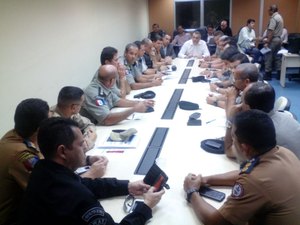 Cúpula da Segurança Pública avalia a mobilização dos militares
