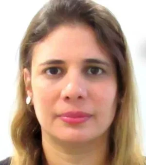Professora é assassinada a facadas por aluno dentro de faculdade