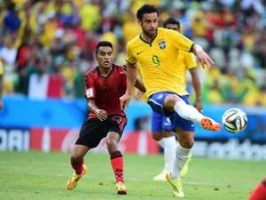 Fred precisa de gol contra Camarões para não ter pior início de camisa 9