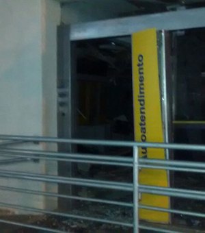 Bandidos explodem agência do Banco do Brasil em Quebrangulo e fogem em seguida