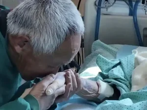 Idoso viaja 12h por dia durante 105 dias para visitar esposa na UTI