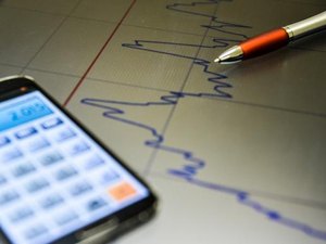 Expectativa de inflação dos brasileiros sobe para 6,7%, diz FGV