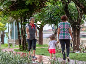 Praça que servia como depósito de lixo é entregue revitalizada aos moradores da Serraria