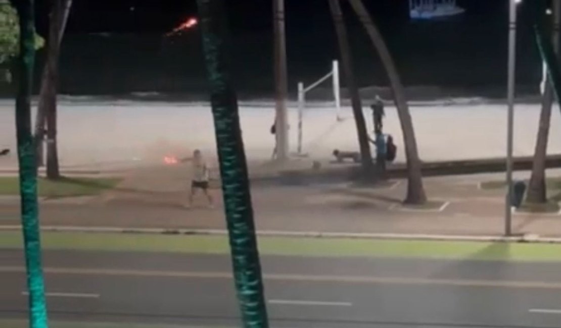 “Guerra de rojões” na orla da Ponta Verde causa pânico e vira caso de polícia