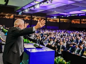Lula anuncia medidas para aliviar cofres de prefeituras