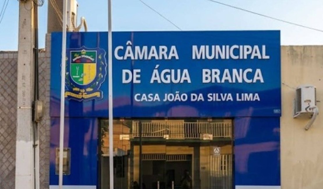 Prefeitura e Câmara preferem não responder a população sobre doação de terreno em Água Branca