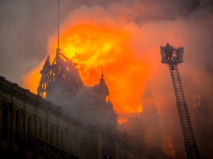 Após três horas, Incêndio em Museu de SP é extinto