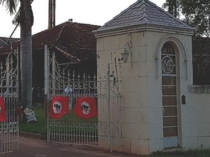 MST invade fazenda de empresário que comemorou prisão de Lula com cerveja grátis