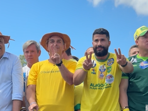 Flávio Bolsonaro declara apoio direto ao Deputado Fabio Costa durante passagem por Alagoas