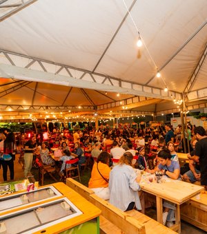 Festival Alagoaníssimo reúne gastronomia, música e artesanato em Maceió