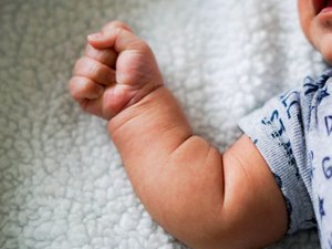 Homem ameaça machucar bebê caso mulher não voltasse para ele em Palmeira dos Índios