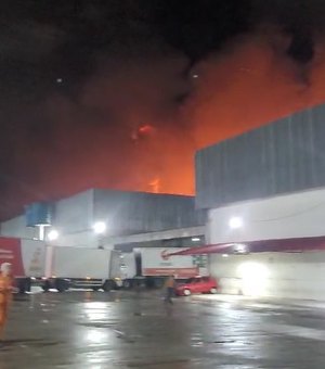 Defesa Civil interdita parcialmente galpão de fábrica atingido por incêndio no Distrito Industrial