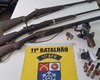 Homem é preso com armas após denúncia de disparos contra animais em Piaçabuçu
