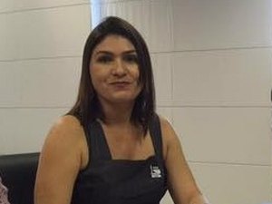 Secretária explica processo que da direito à Caixa receber casas de volta