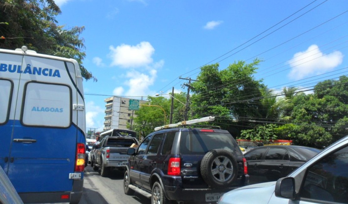 Em Maceió, Movimento dos Sem Terra deixa trânsito congestionado