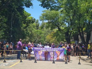 Tainara é enterrada sob aplausos e forte comoção: “Justiça”