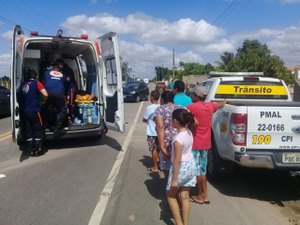 Acidente entre carro e moto deixa dois feridos na AL 220