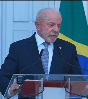 EUA decidem na quarta sobre tarifaço ao Brasil; Lula aguarda reação