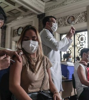 Imunidade contra covid cai 6 meses após vacinação, aponta estudo