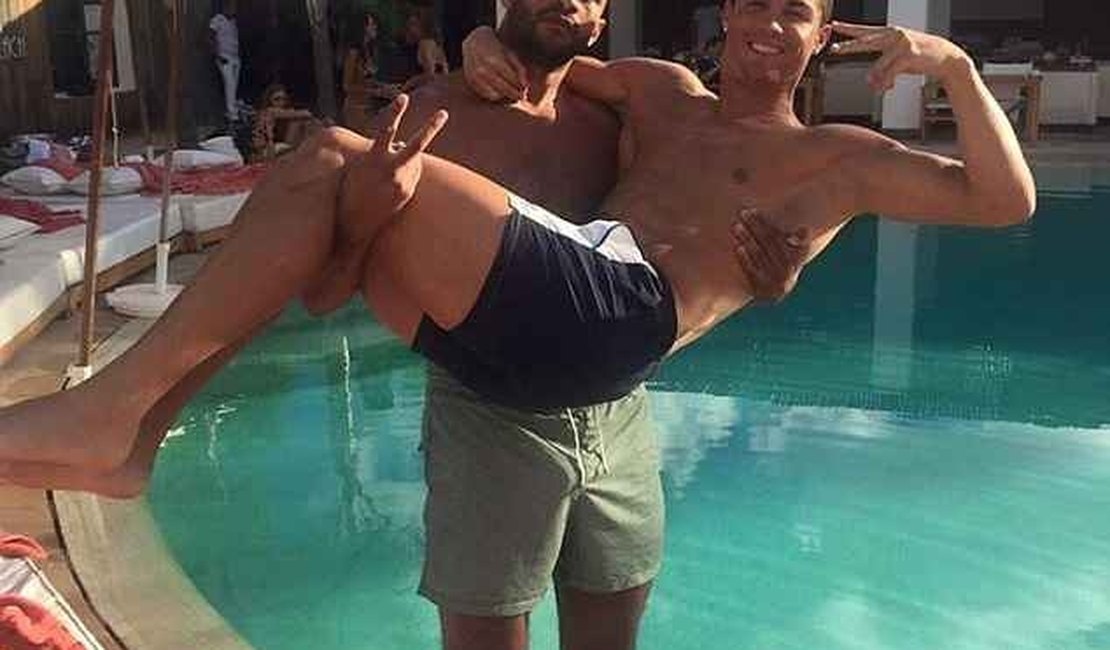 Canal de TV francês afirma que Cristiano Ronaldo é gay