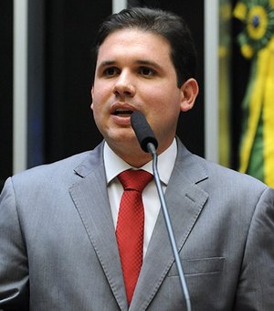 Hugo Motta é eleito e assume presidência da Câmara dos Deputados